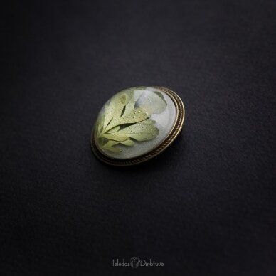Apvali sagė su tikrais augalais "Rūta" (37mm) 4 Apvali sagė su tikrais augalais "Rūta" (37mm) 4