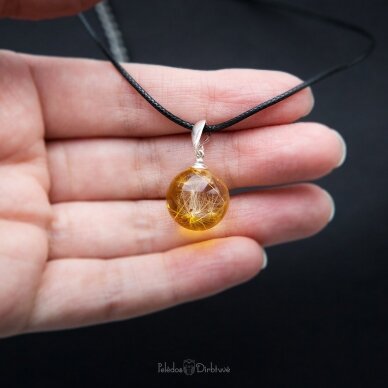 Geltonas pakabukas-burbulas su pūkais "Saulės Pūkai" (15mm) 2
