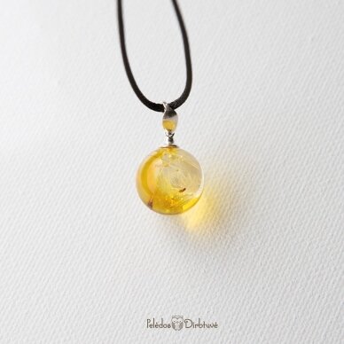 Geltonas pakabukas-burbulas su pūkais "Saulės Pūkai" (15mm) 3