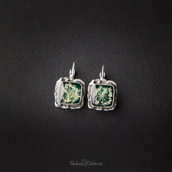 Kvadratiniai etno stiliaus sidabruoto žalvario auskarai "Emerald Queen"
