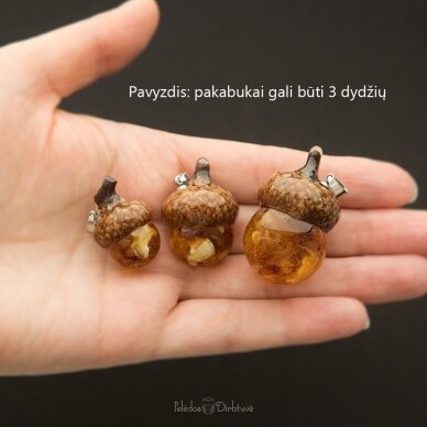 Pakabukas su pūkais "Giliukas" (mažiausio dydžio) 6 Pakabukas su pūkais "Giliukas" (mažiausio dydžio) 6