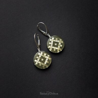 Sidabriniai, apvalūs auskarai iš šiaudo mozaikos "Roželė" (~19mm) 3 Sidabriniai, apvalūs auskarai iš šiaudo mozaikos "Roželė" (~19mm) 3